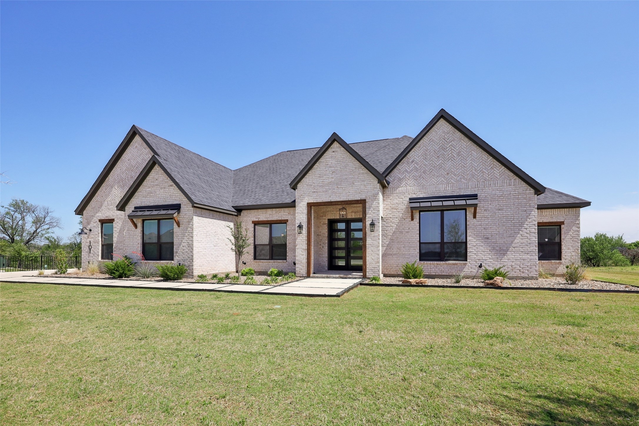 132 Peachleaf Drive — photo