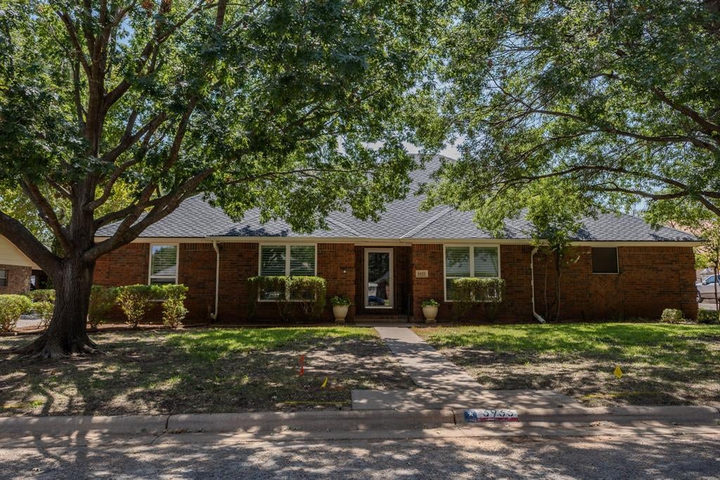 3933 Bay Hill Drive — photo