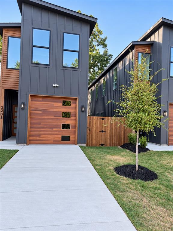 2208 Dyson Street — photo