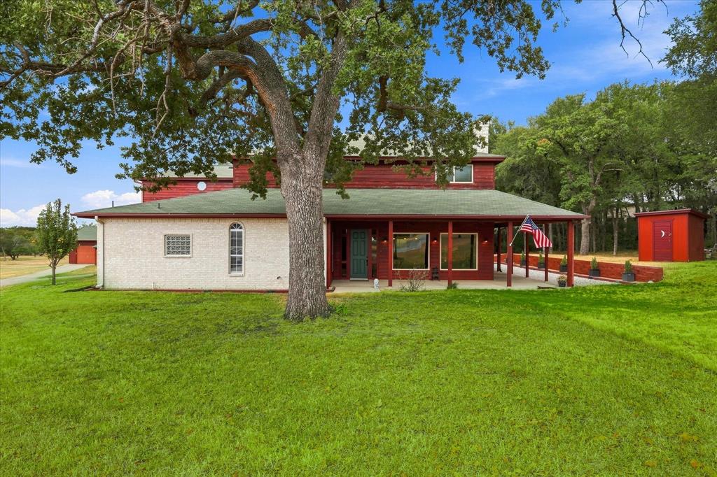 4025 Lake Oaks Circle — photo