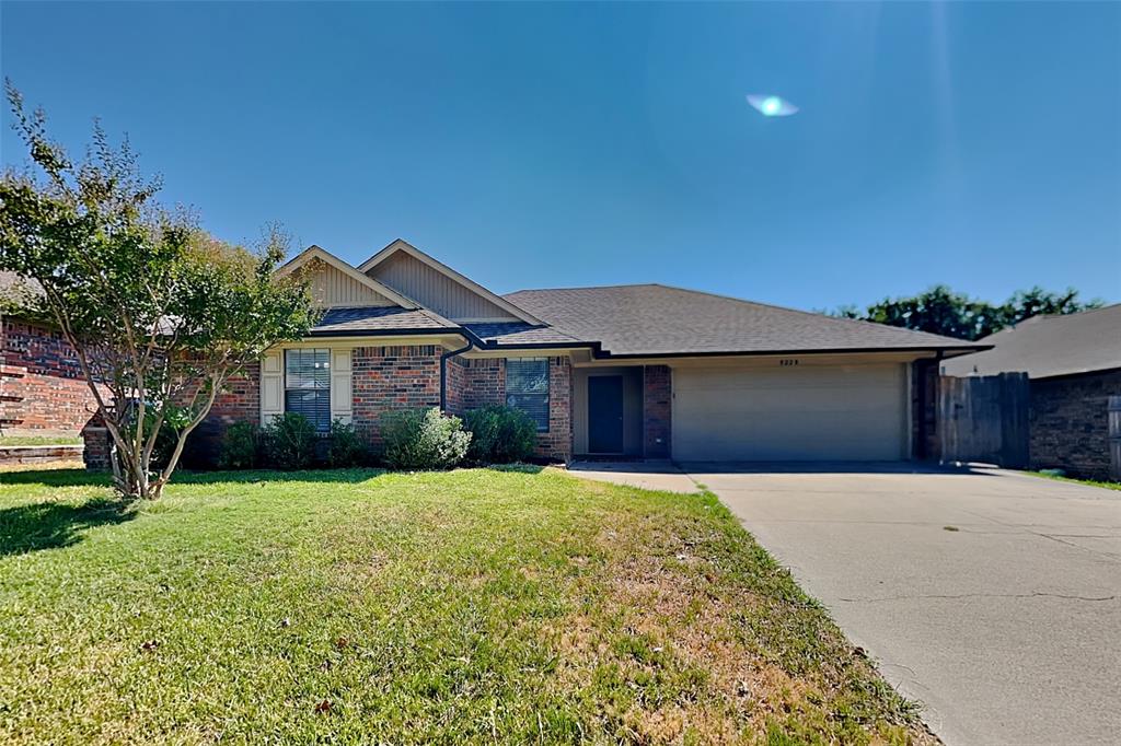 8228 Willis Lane — photo