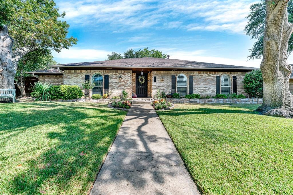 2521 Mollimar Drive — photo