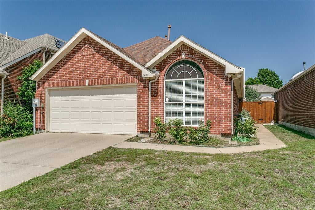 2107 Amherst Drive — photo