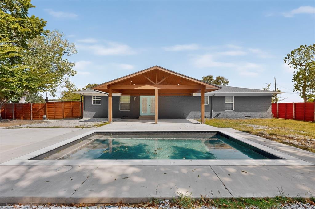 2512 Mcdearmon Street — photo