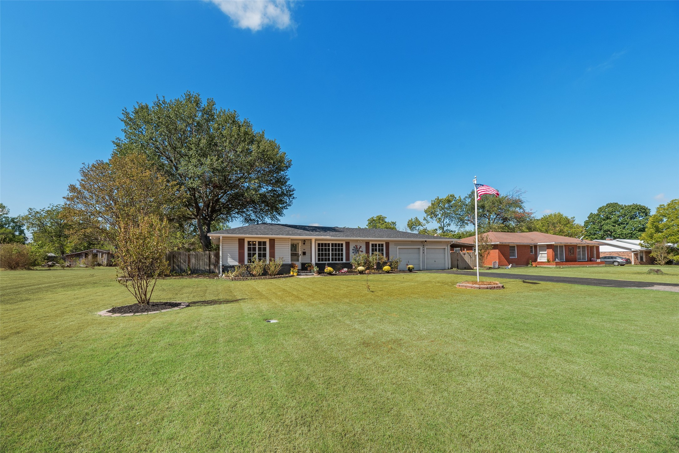 205 Laurel Trail, Terrell, TX 75160 — photo 2