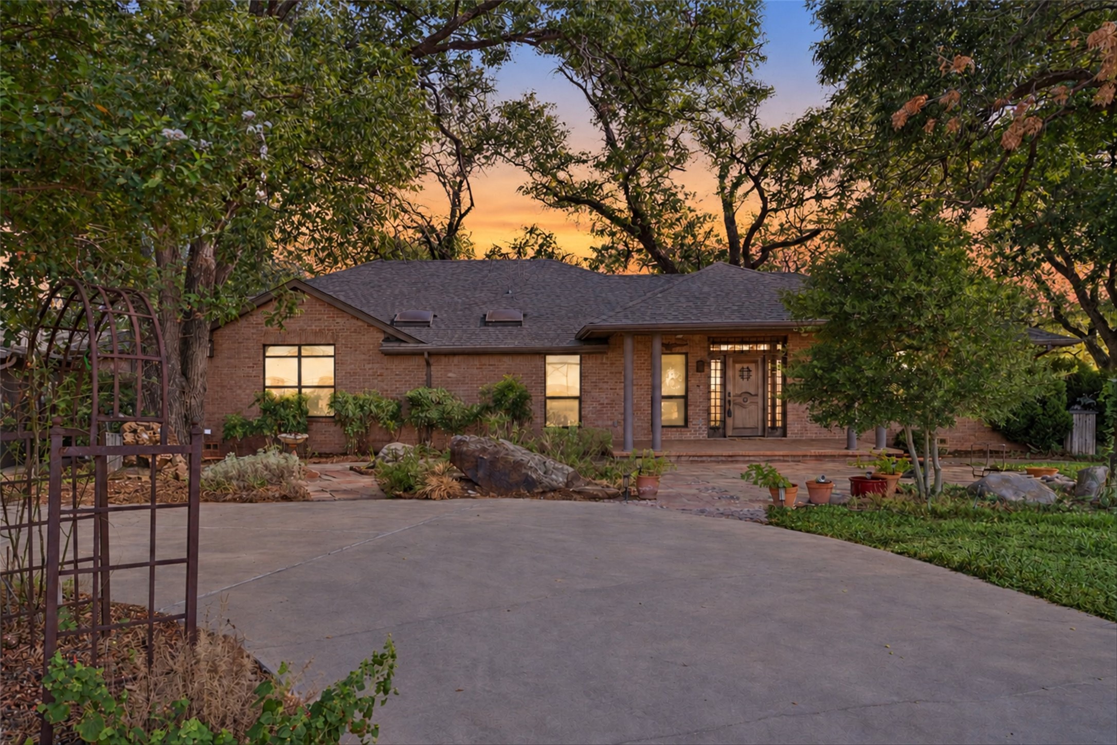 1820 Long Creek Court — photo