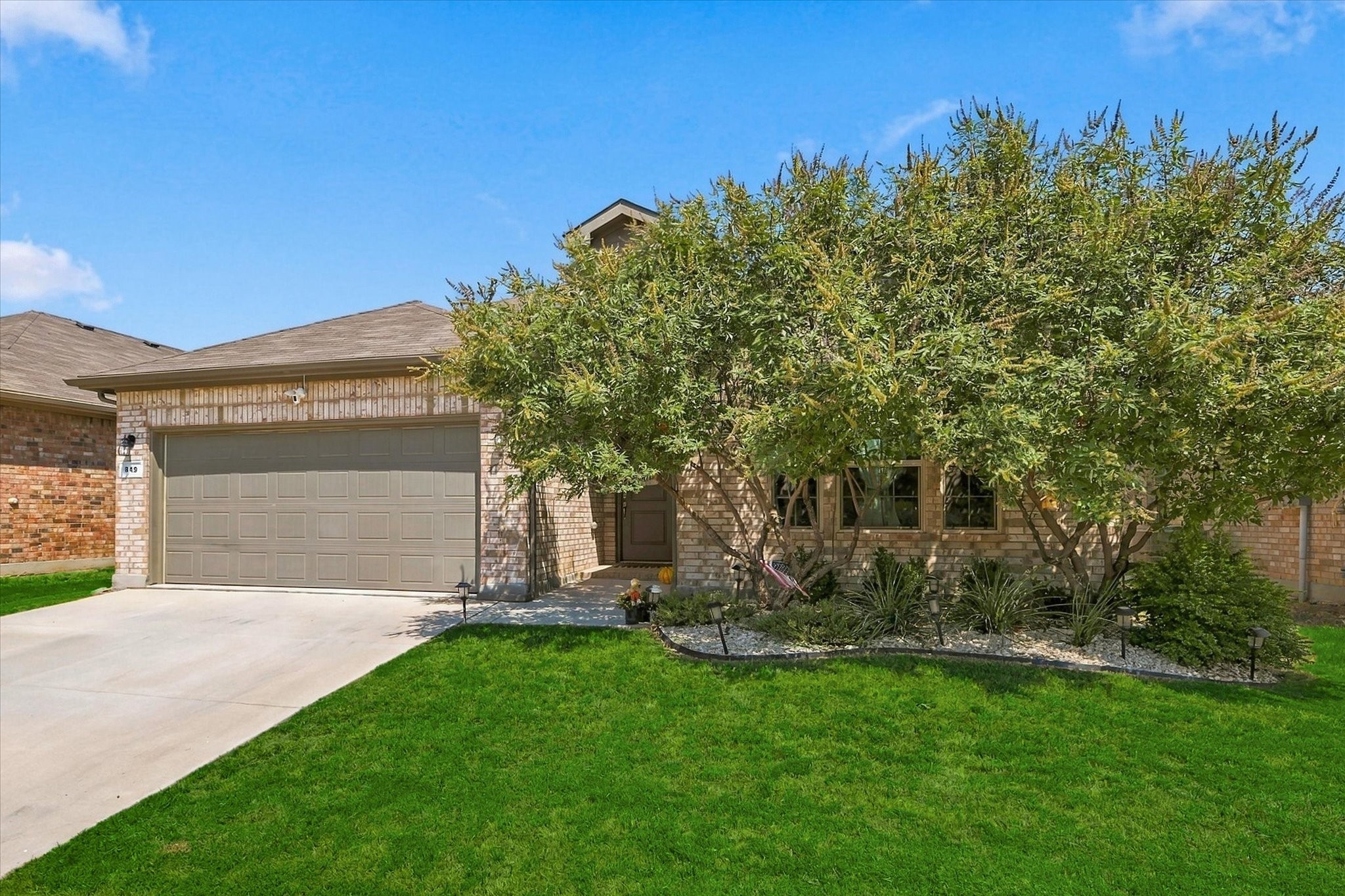 849 Finchley Drive — photo