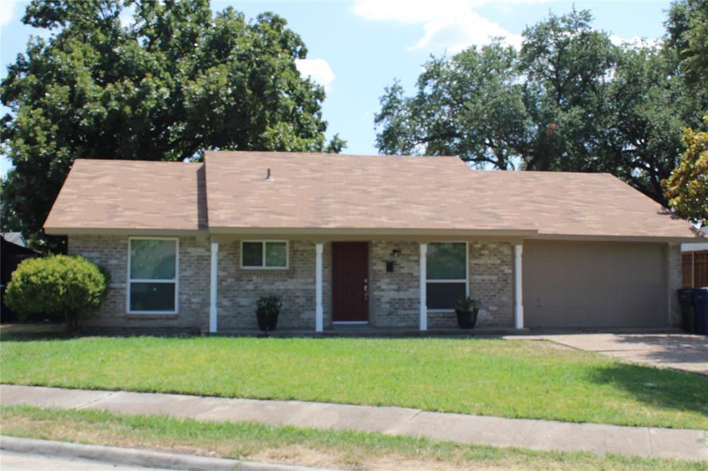 918 Heritage Circle — photo