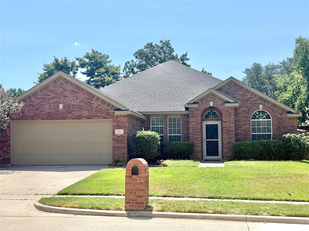 1584 Meadowview — photo
