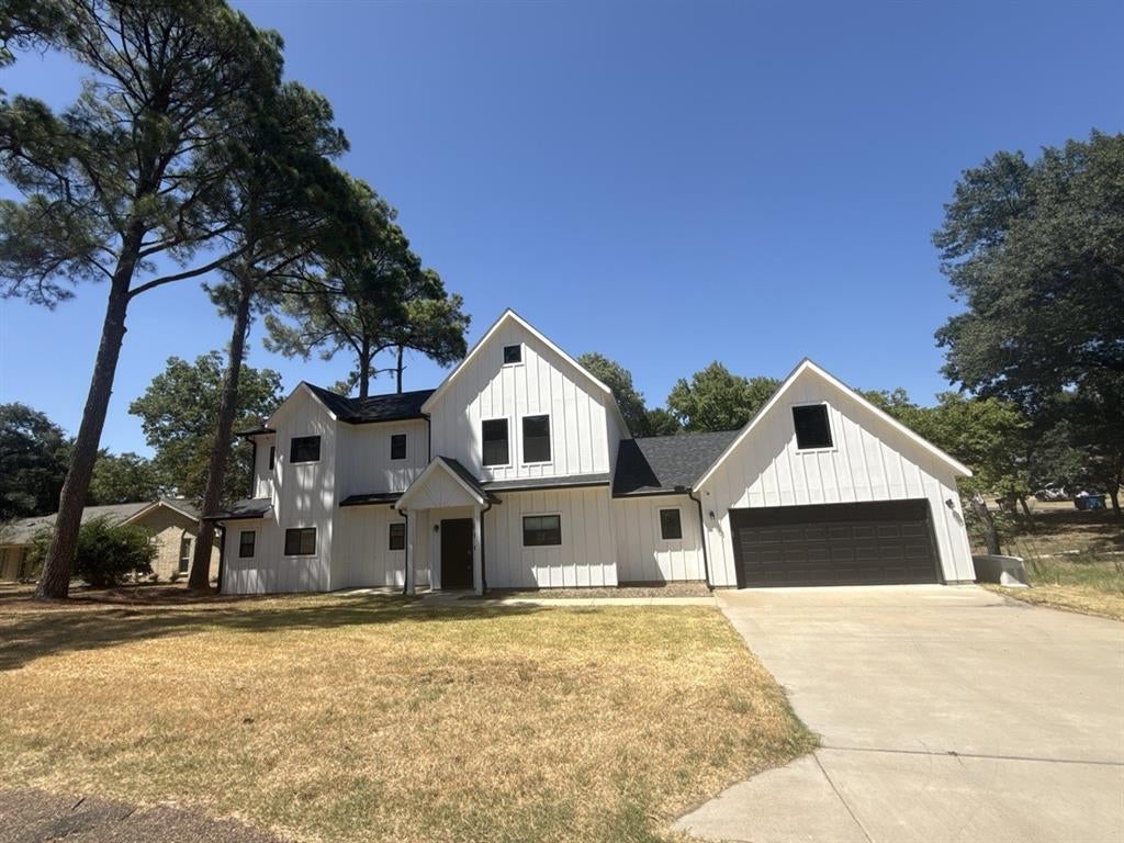 138 Sunset Drive — photo