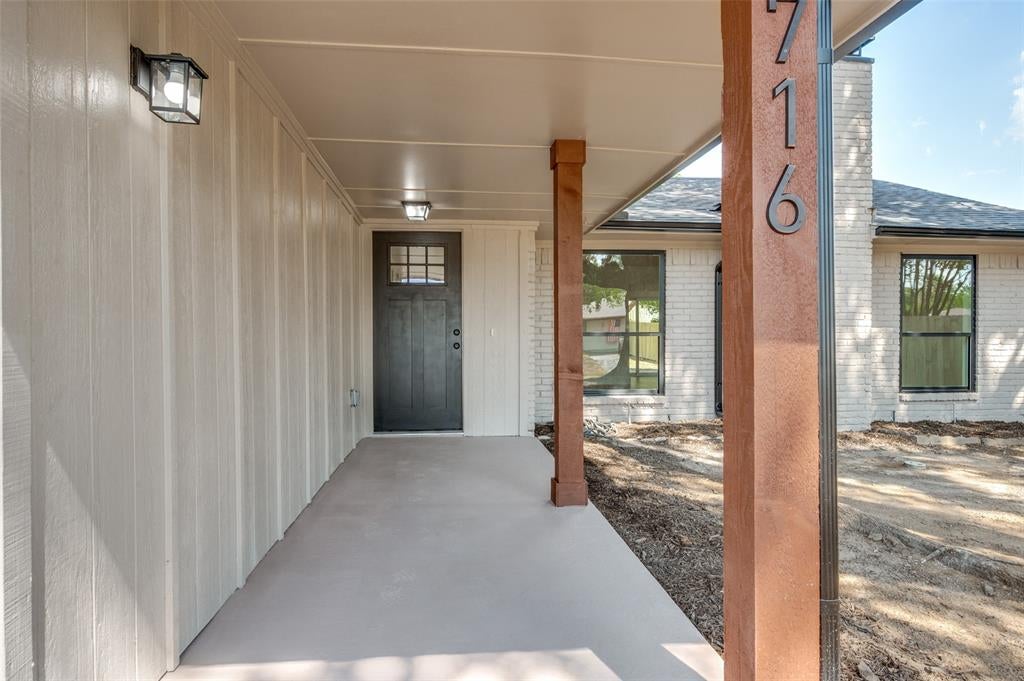 1716 Creek Ridge Court — photo