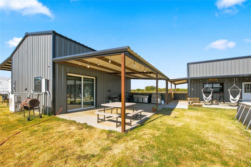 102 Hcr 2116 — photo