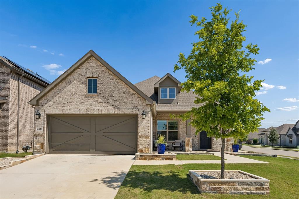 360 Foxthorne Way — photo