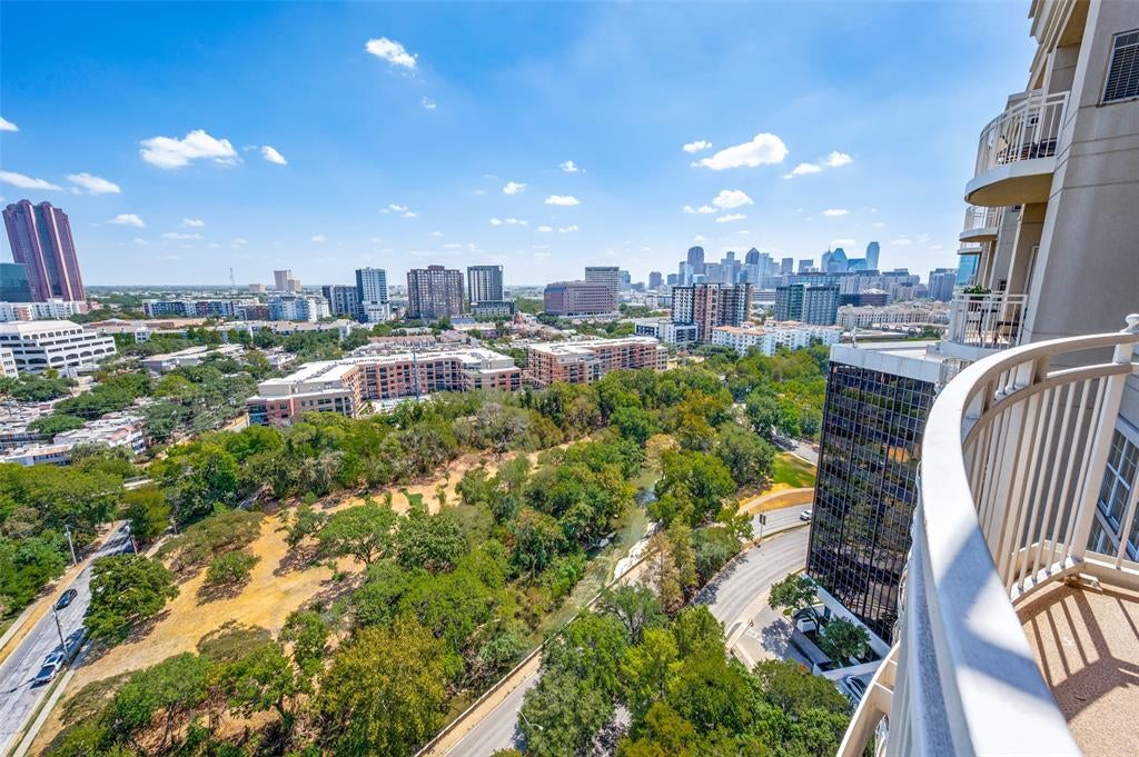 3225 Turtle Creek Boulevard 2104 — photo