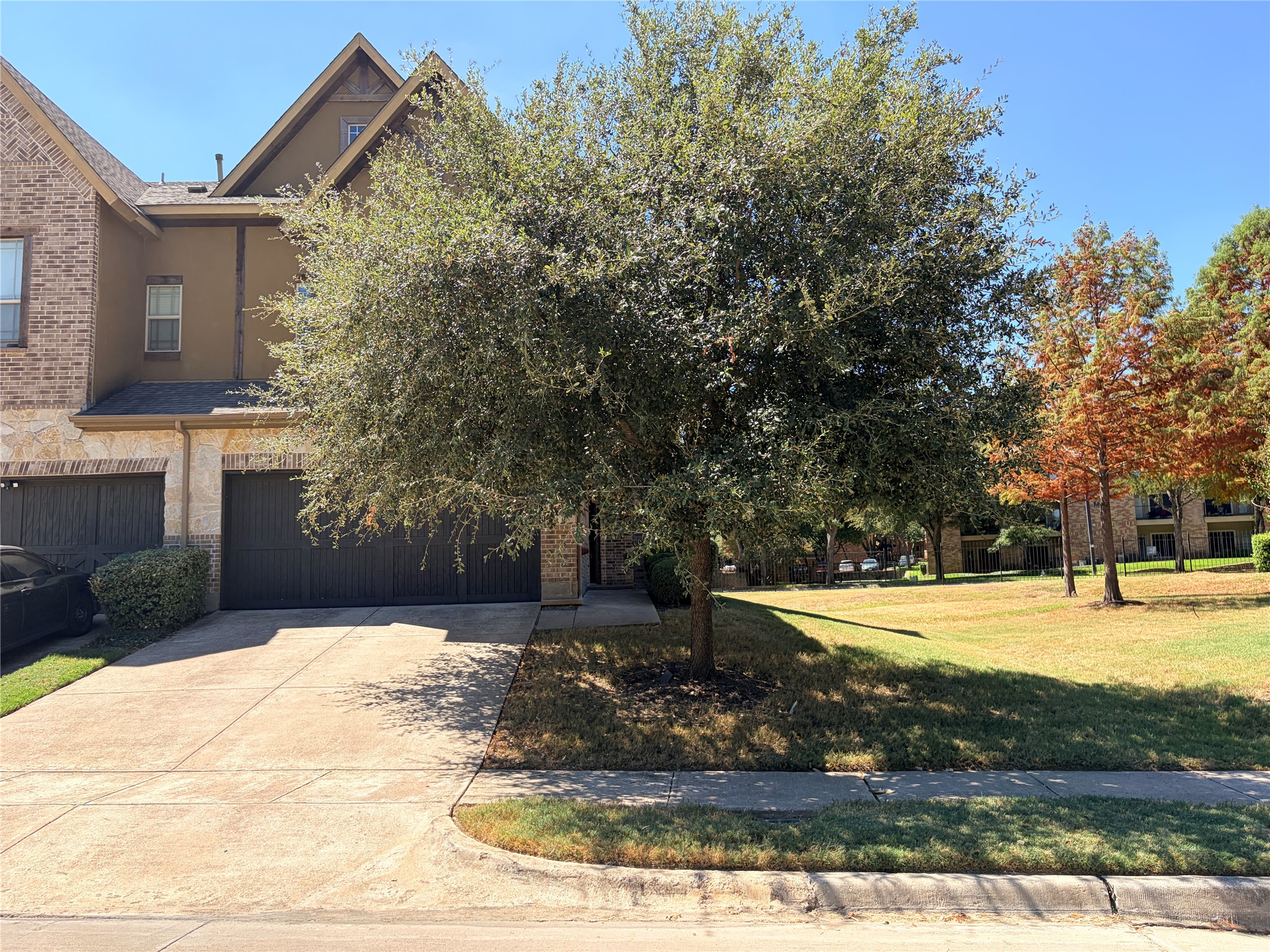 950 Brook Forest Lane — photo