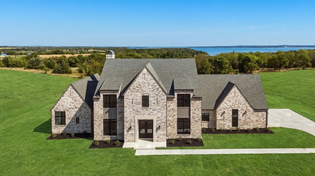 1111 Lakeway Drive — photo
