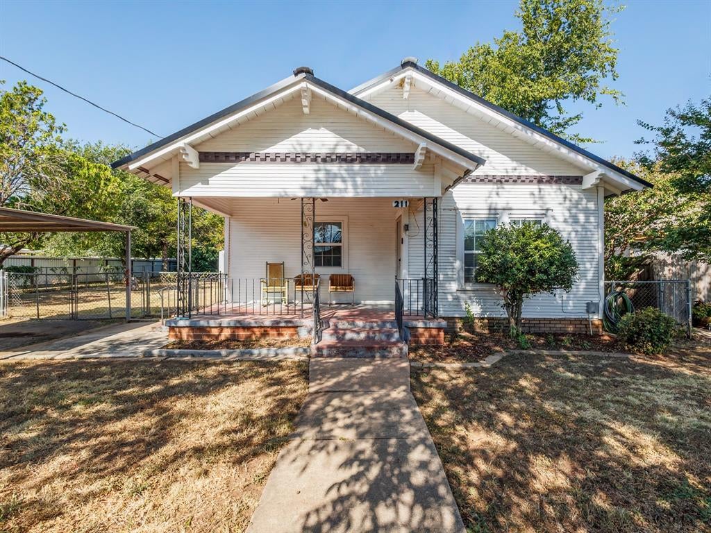 211 N Nueces Street — photo