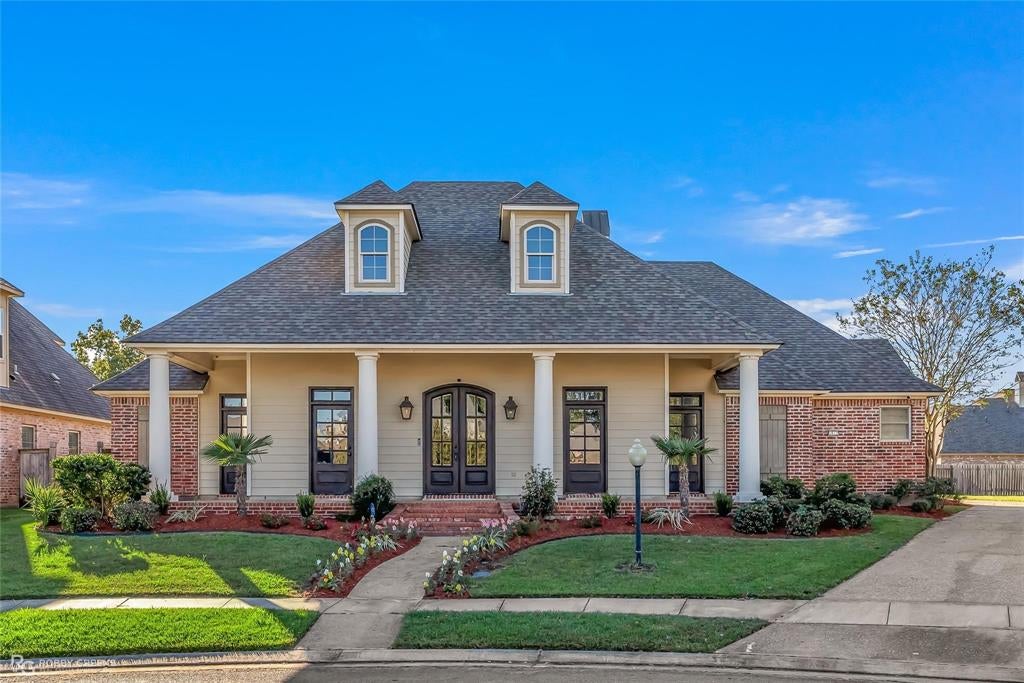 1012 Conti Circle — photo