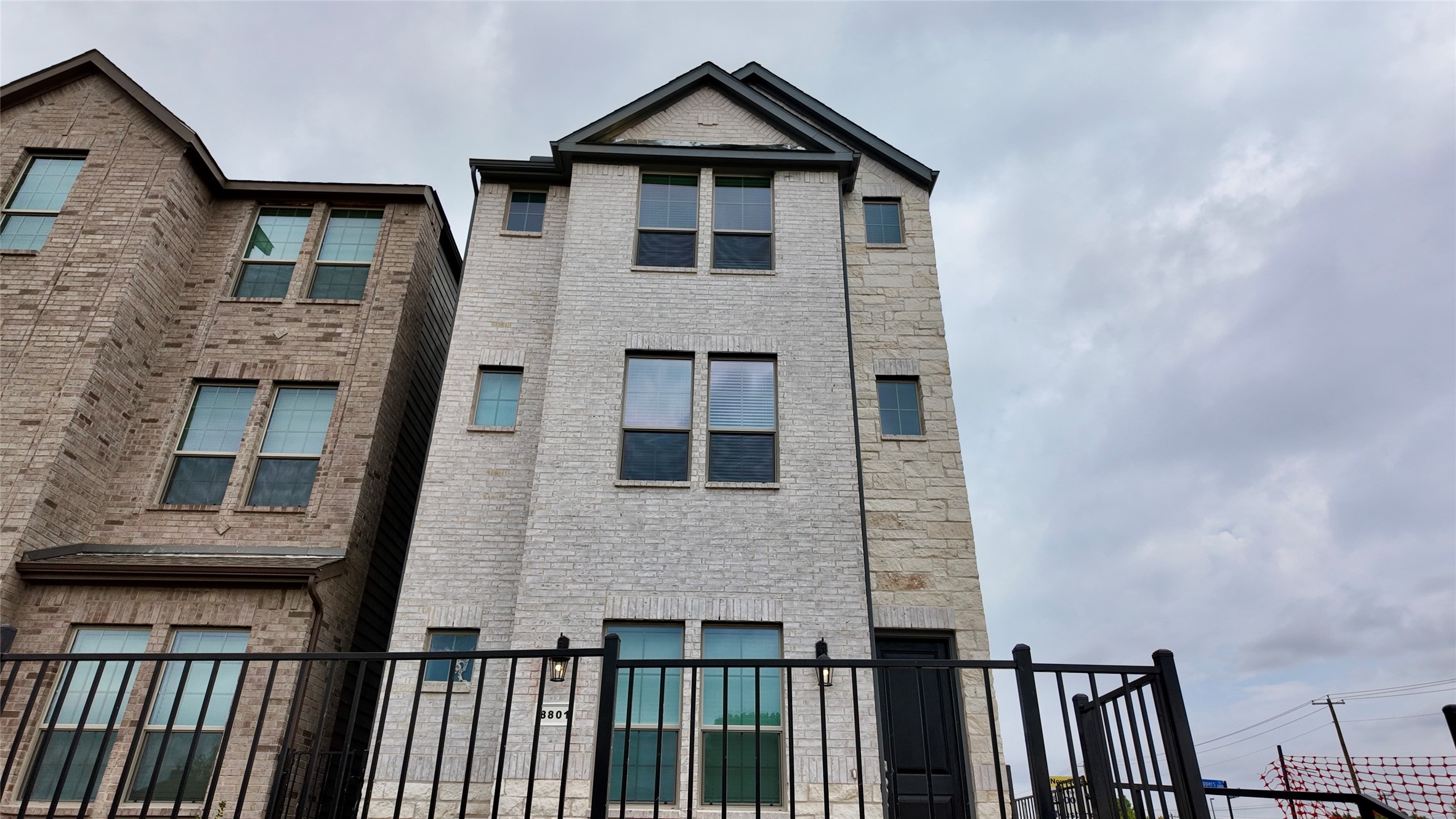 8801 Shoppers Lane — photo