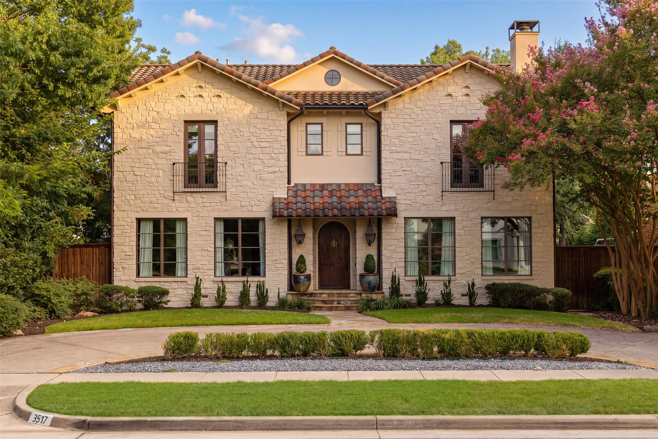 3517 Mockingbird Lane — photo