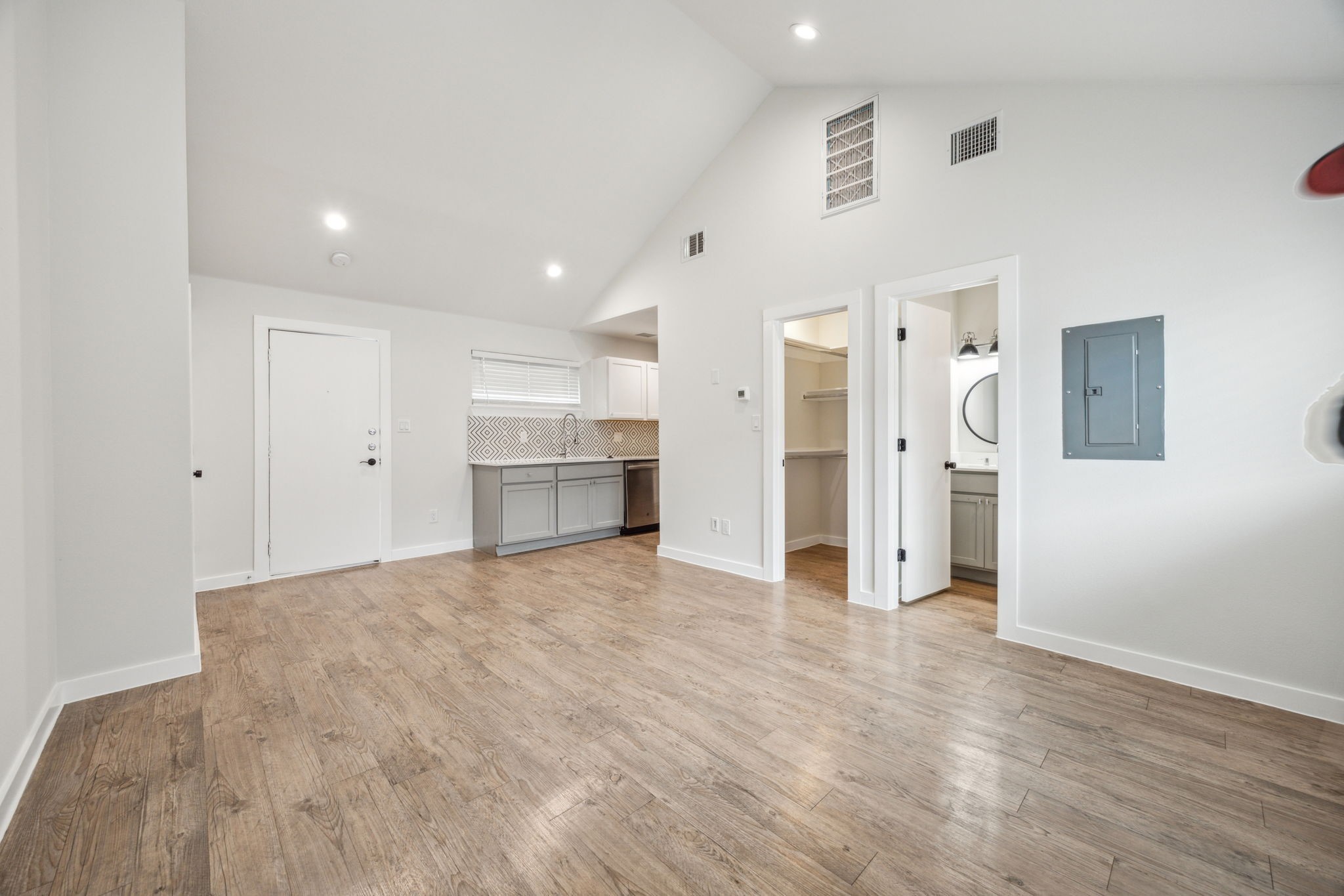 5018 San Jacinto Street 108 — photo