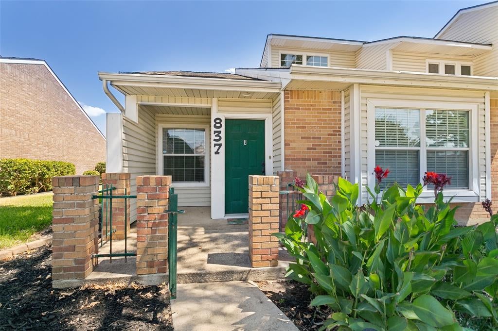 837 Summercreek Drive — photo