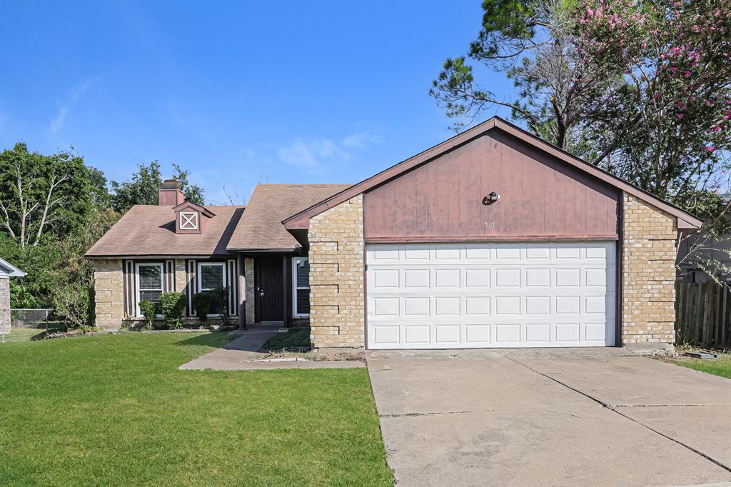 717 Redbud Drive — photo