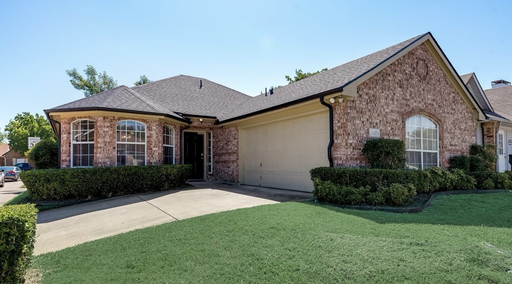 3204 Plumstead Drive — photo