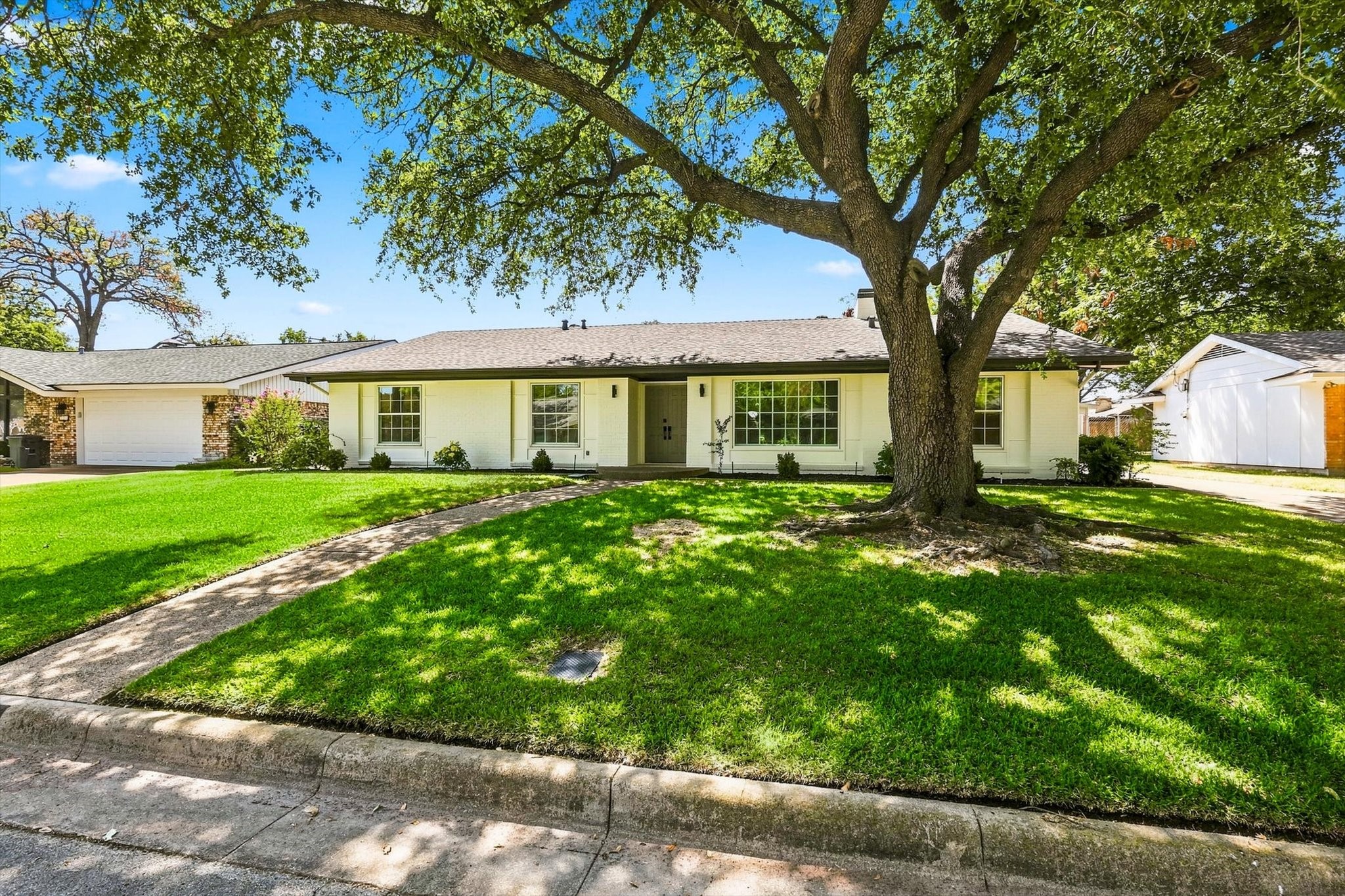 305 Brookview Drive, Hurst, TX 76054 — photo 2