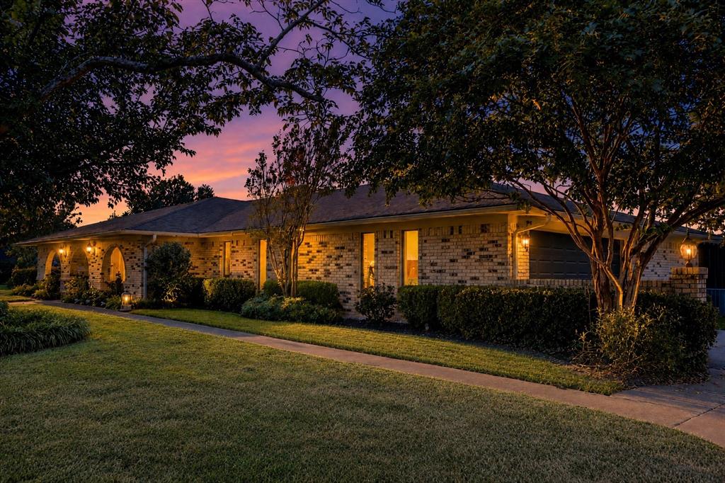 1625 Lakeshore Drive — photo