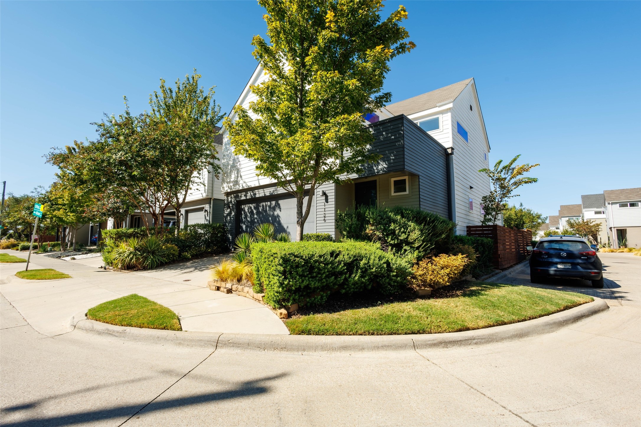 1126 Clifftop Lane — photo
