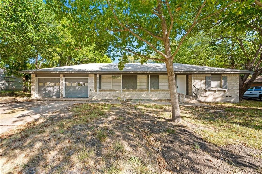 305 Valleyglen Drive — photo