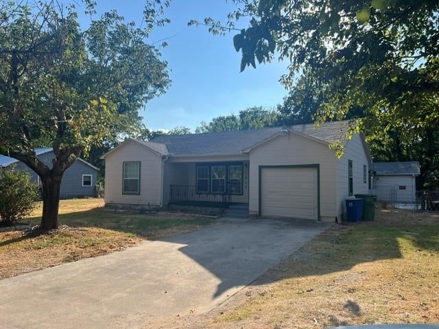 1817 Throckmorton Street — photo