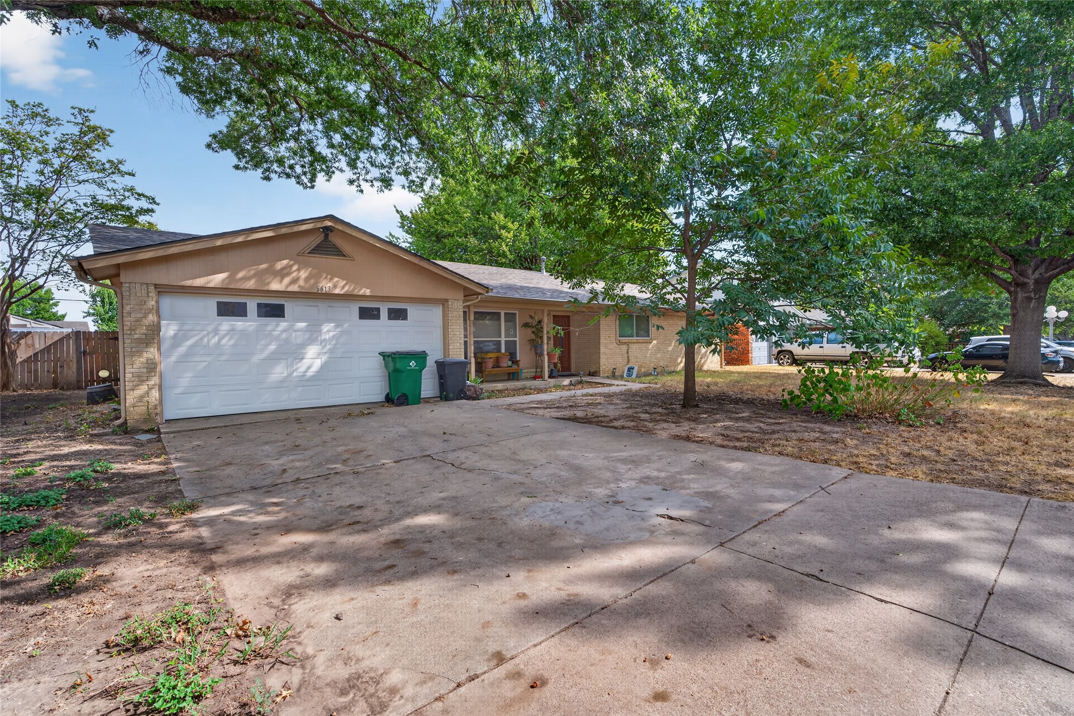 5613 Bonnie Wayne Street — photo