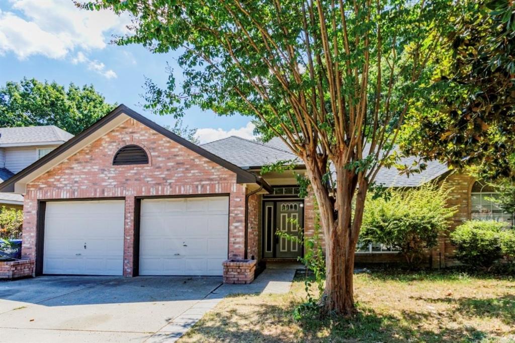 1215 Hyde Park Drive — photo