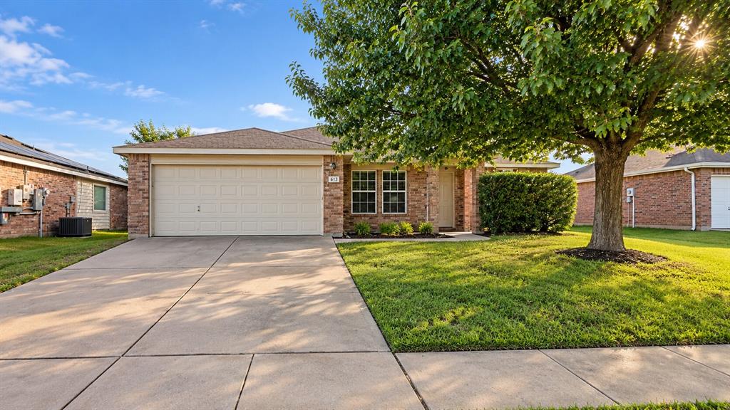 613 Redwing Drive — photo