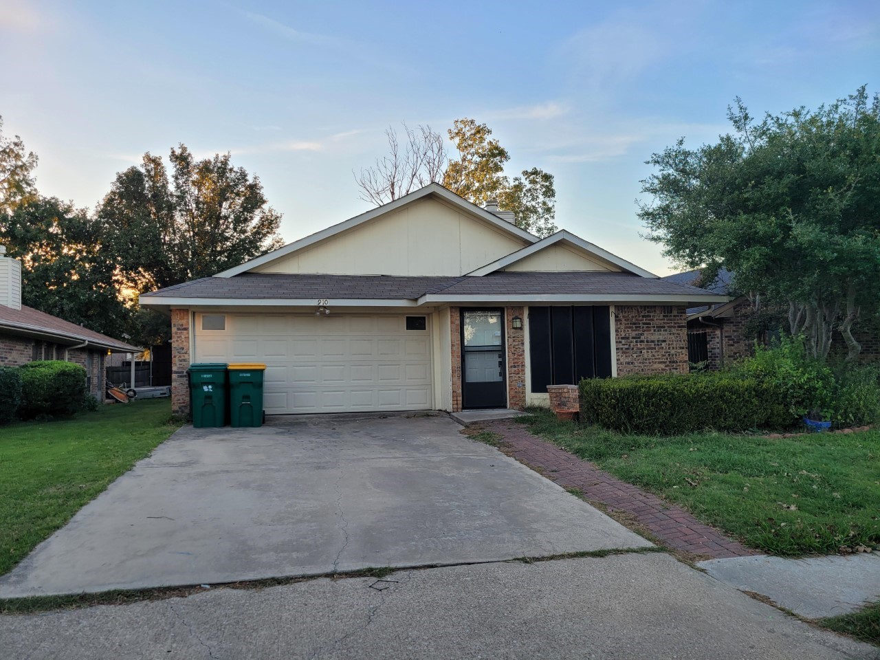 910 Boxwood Drive — photo
