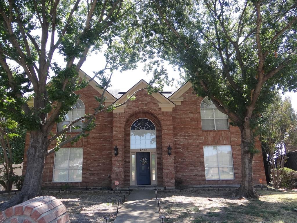 1329 Woodthorpe Drive — photo