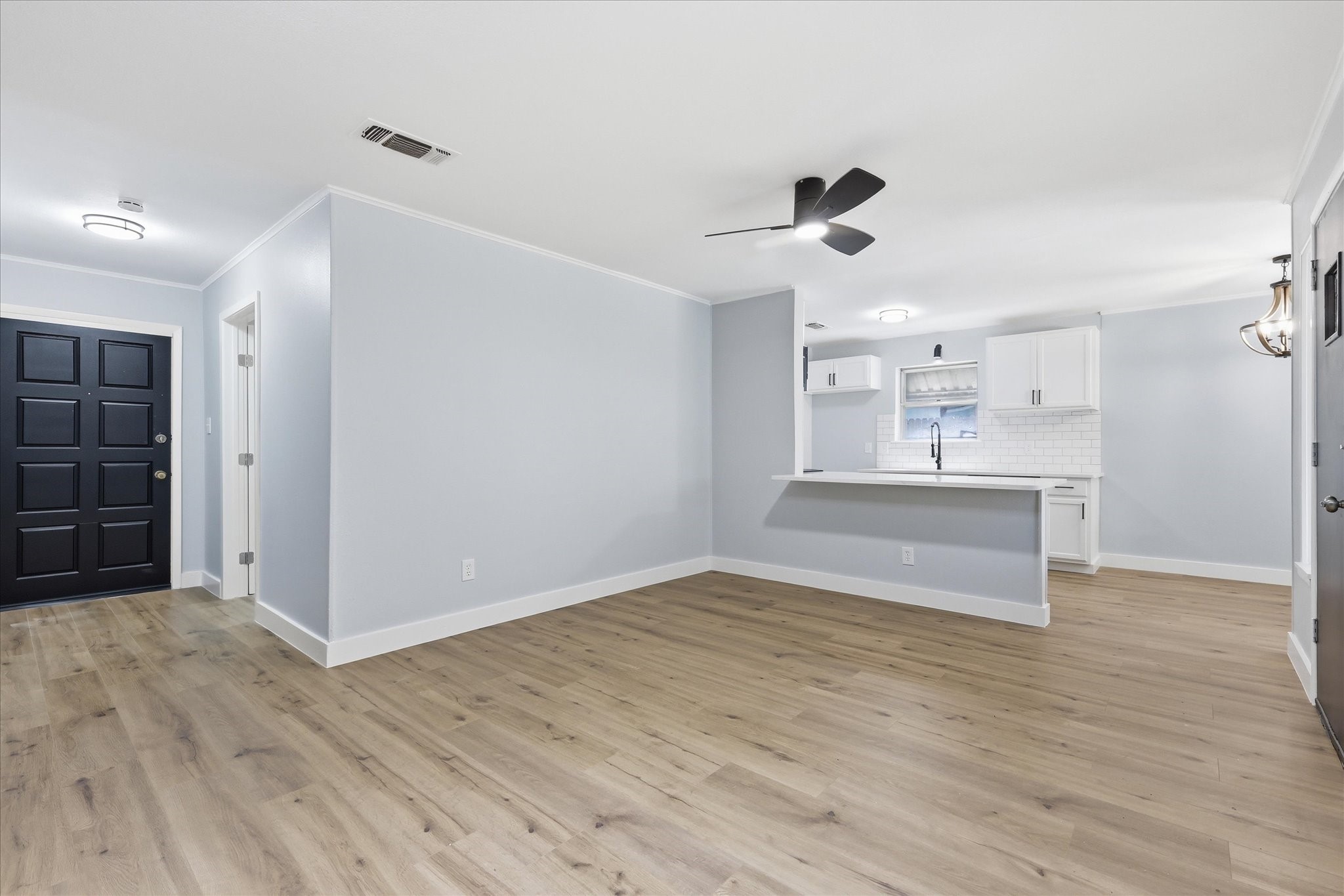 2202 E Mitchell Street, Arlington, TX 76010 — photo 2