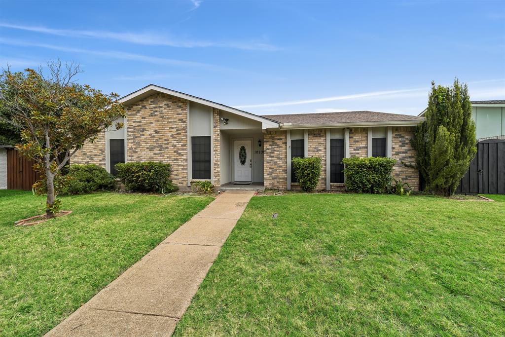 10239 Green Ash Road — photo