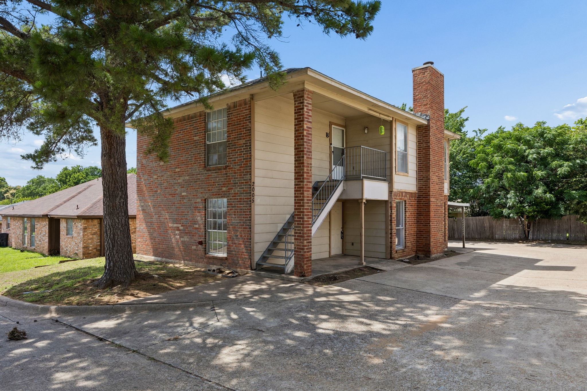 2005 Minnie Drive 1B — photo