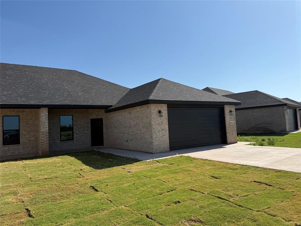 316 Woodstock Lane — photo