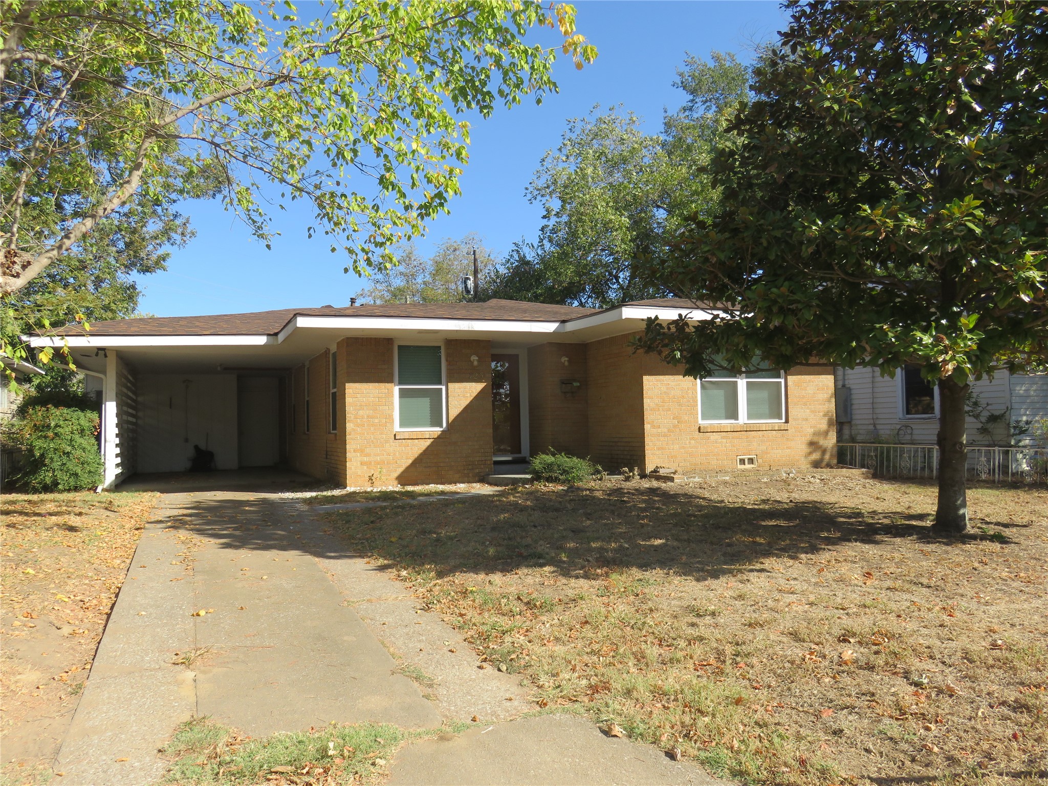 725 W Bullock Street — photo