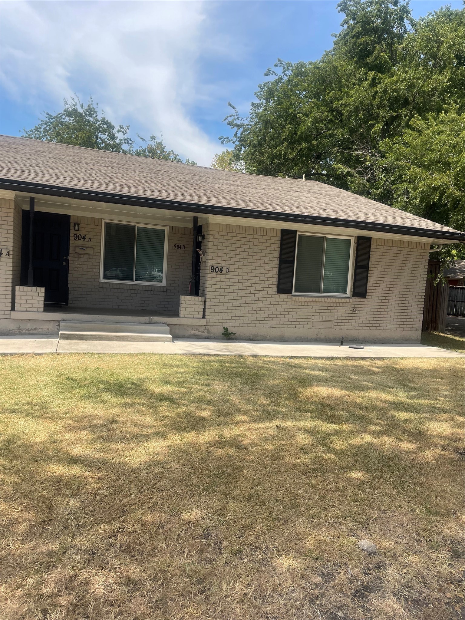 904 Spring Valley Plaza B — photo