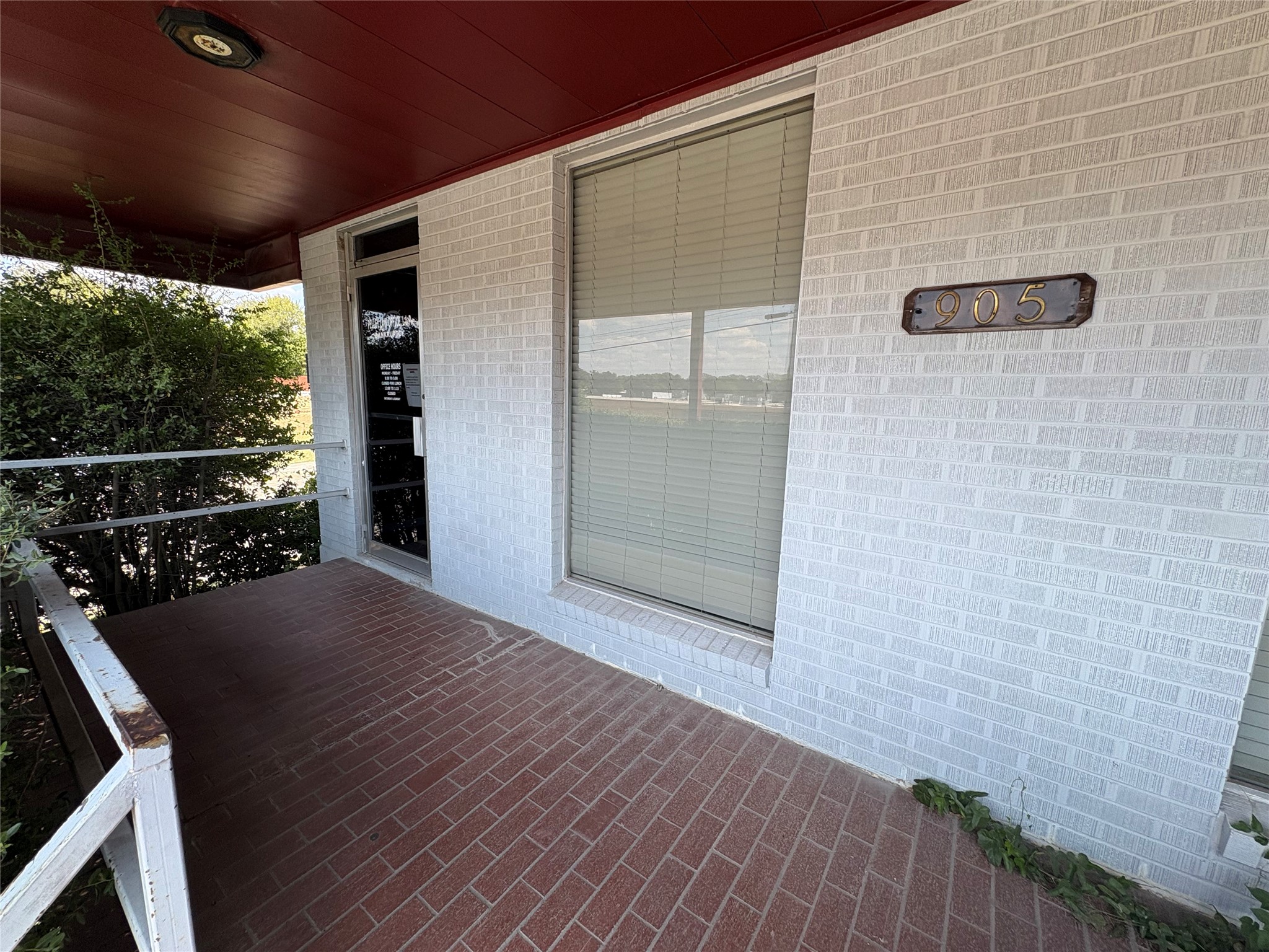 905 N Travis Street — photo