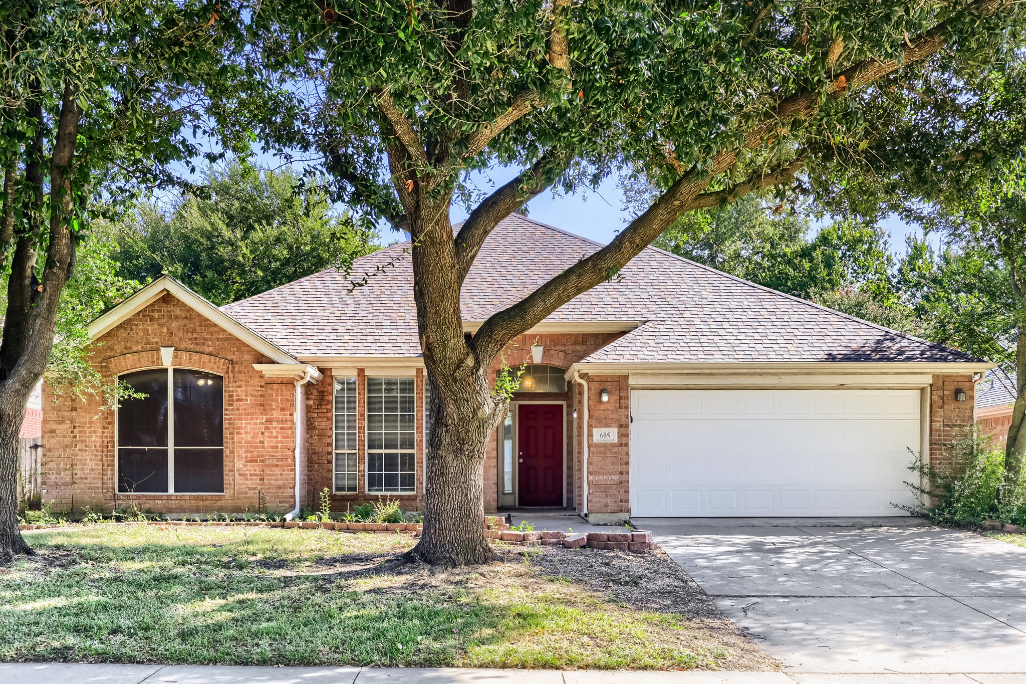 605 Oakbrook Drive — photo