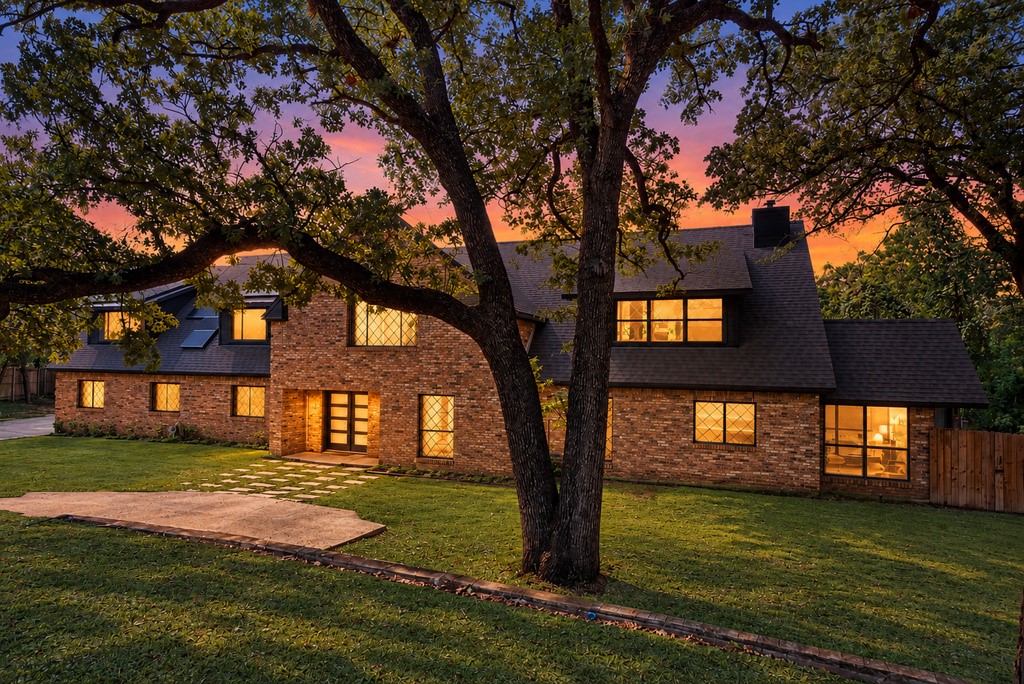 2114 Coral Drive — photo