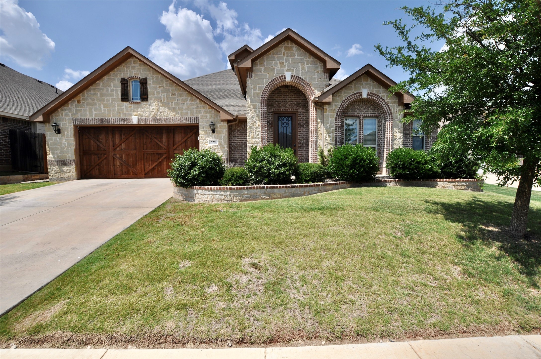 729 Paintbrush Court — photo
