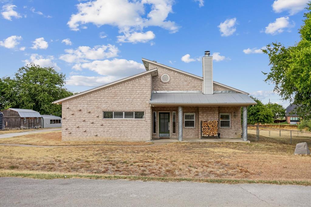 8252 Money Lane — photo