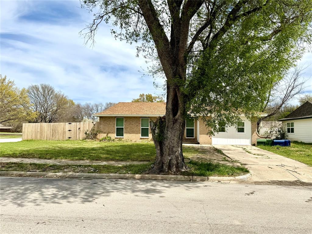 1801 Coleta Place — photo